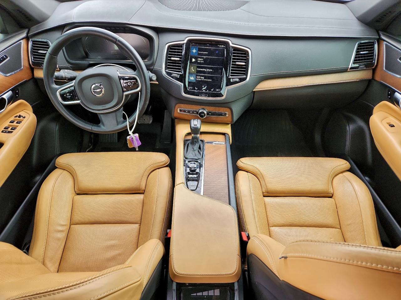 2017 VOLVO XC90 T6 photo 29
