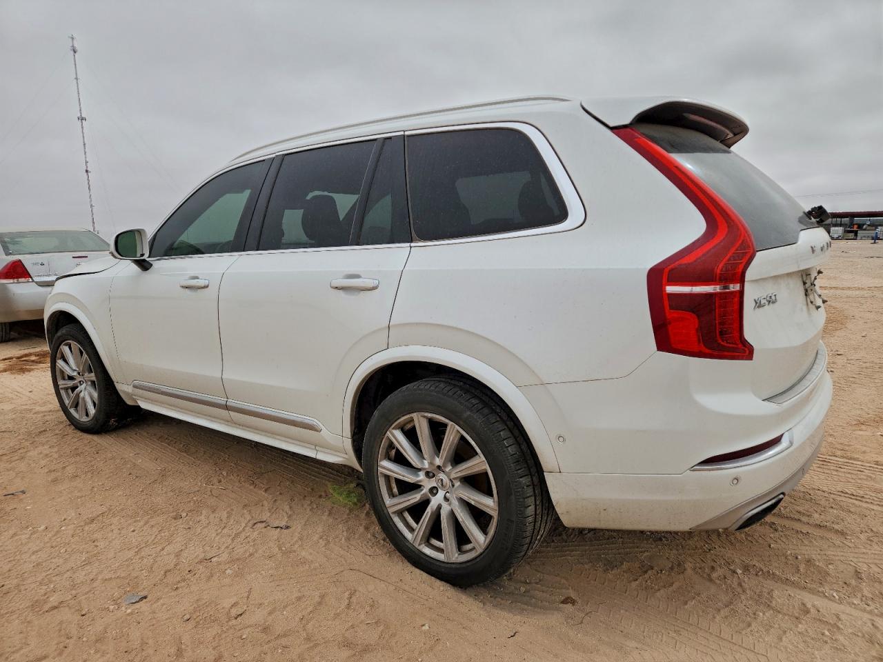 2017 VOLVO XC90 T6 photo 5