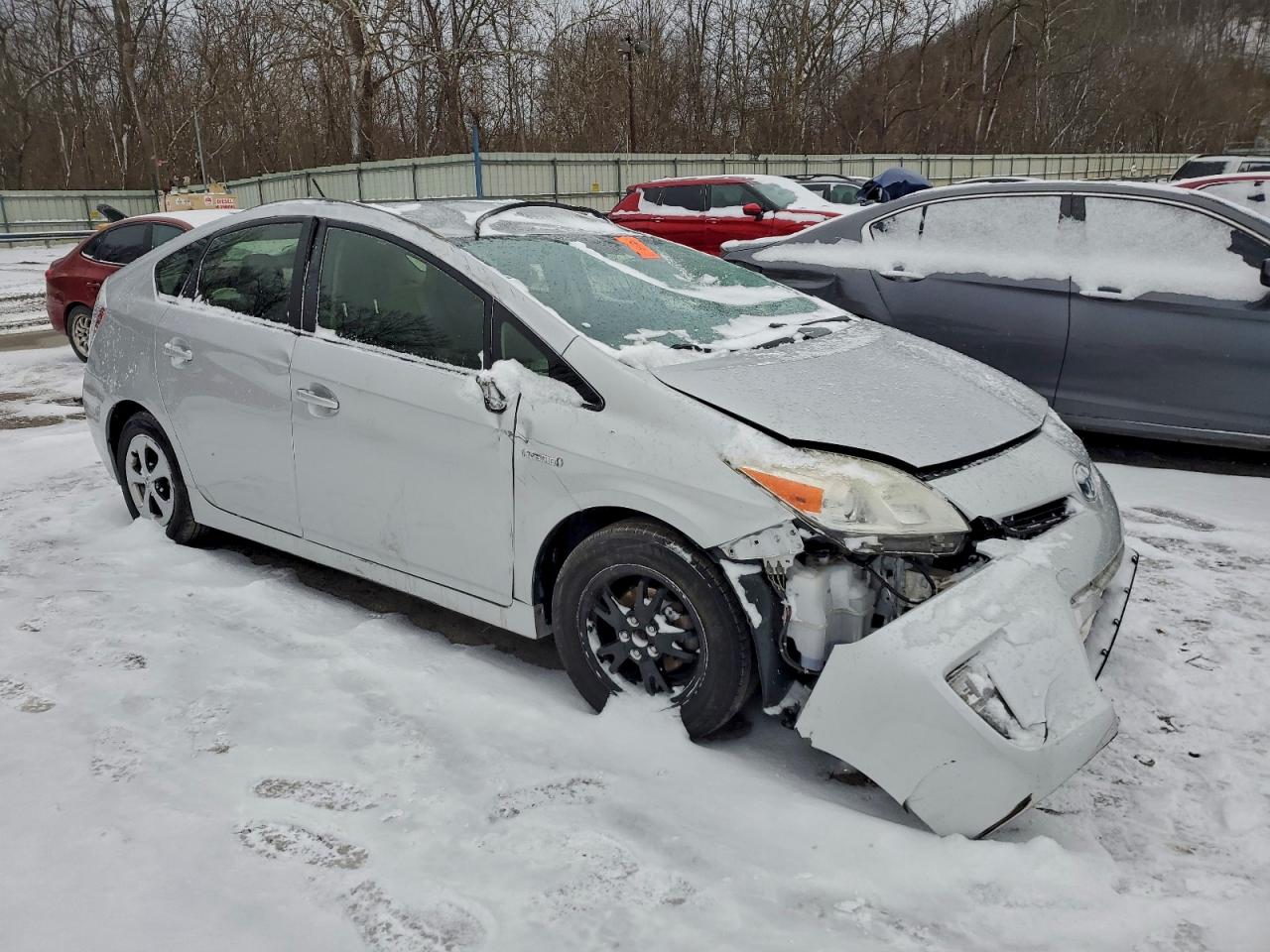 2015 TOYOTA PRIUS photo 7