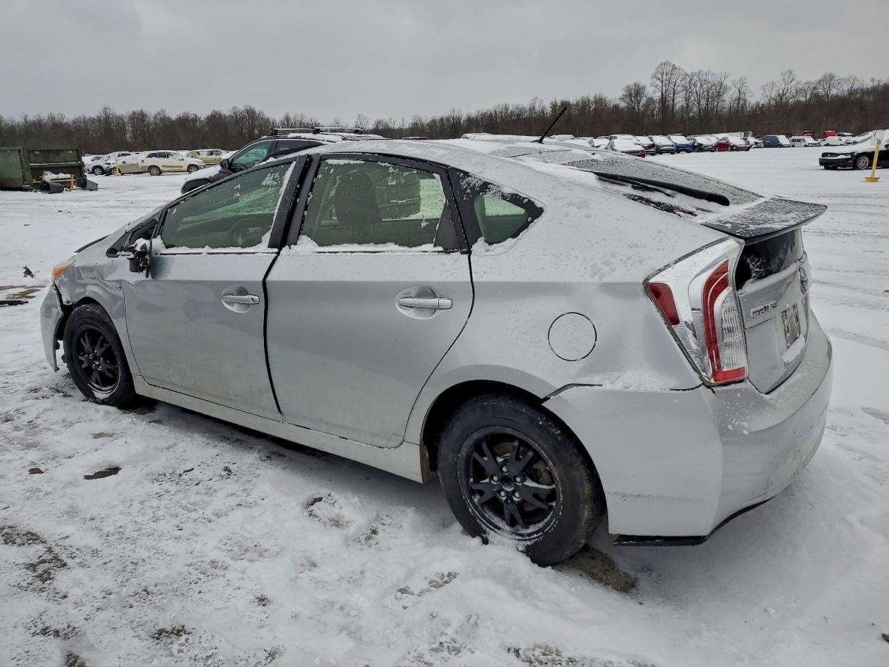 2015 TOYOTA PRIUS photo 3