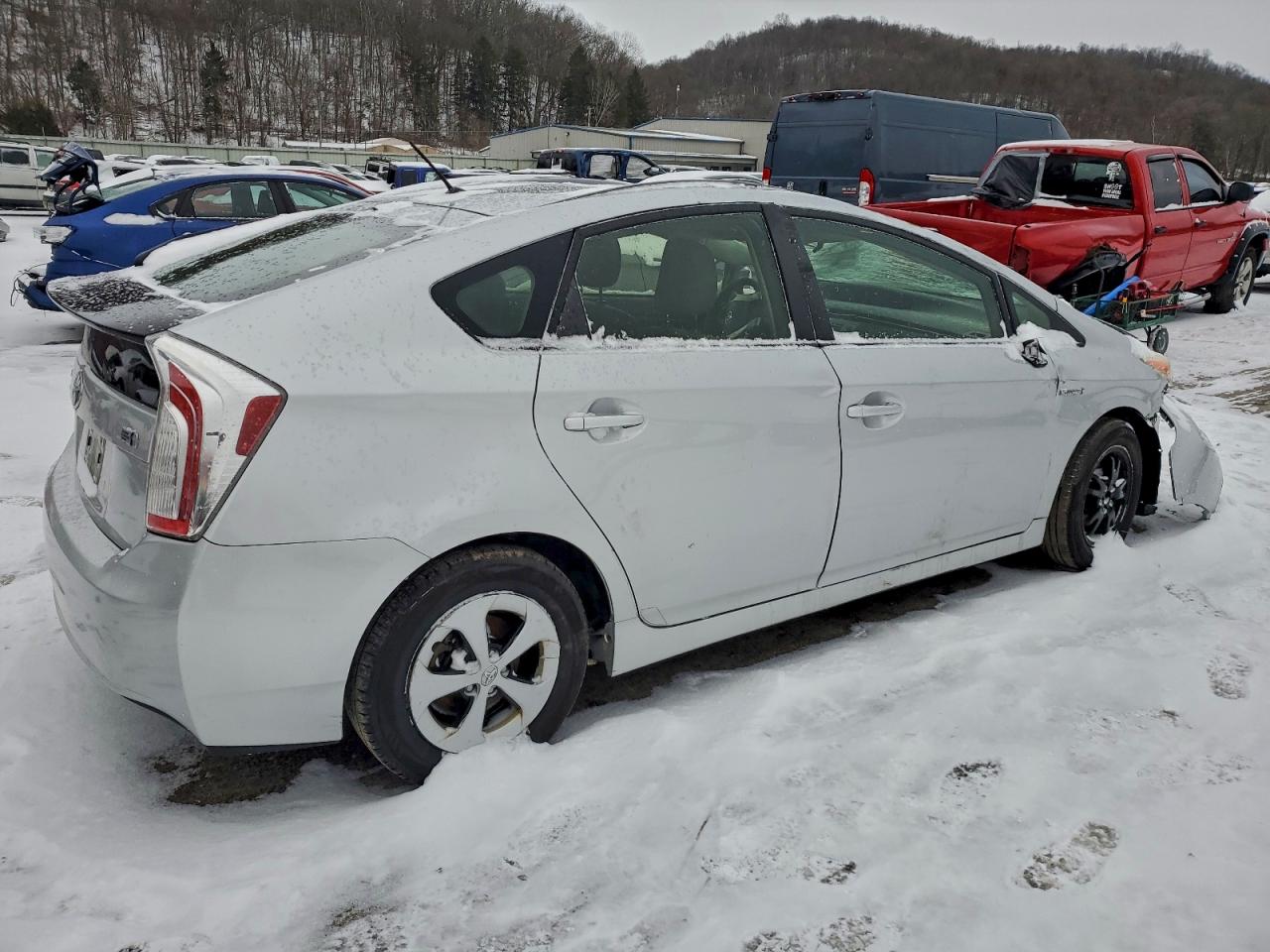 2015 TOYOTA PRIUS photo 5