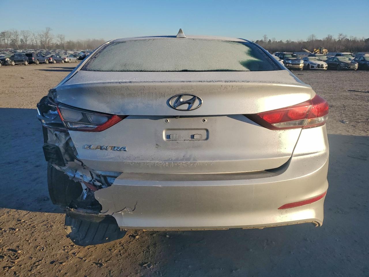 2017 HYUNDAI ELANTRA SE photo 6