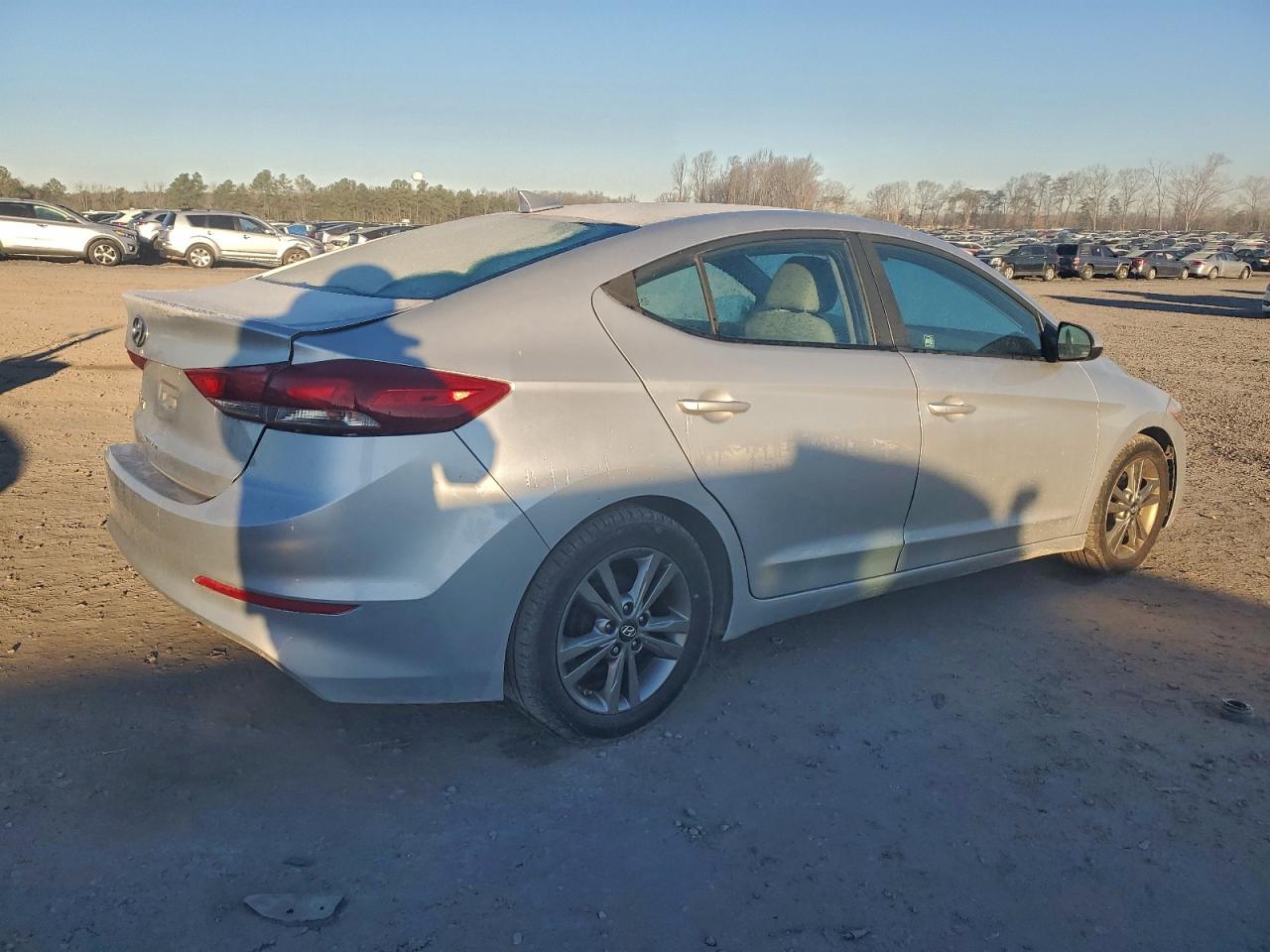 2017 HYUNDAI ELANTRA SE photo 3