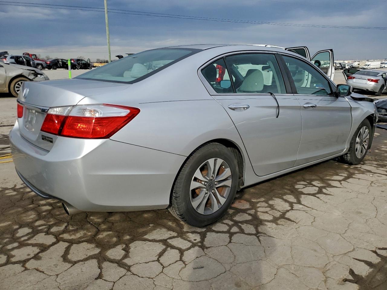 2013 HONDA ACCORD LX photo 3