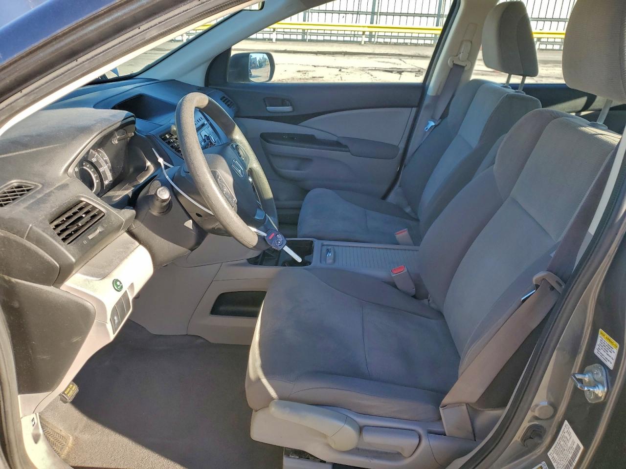 2013 HONDA CR-V LX photo 25
