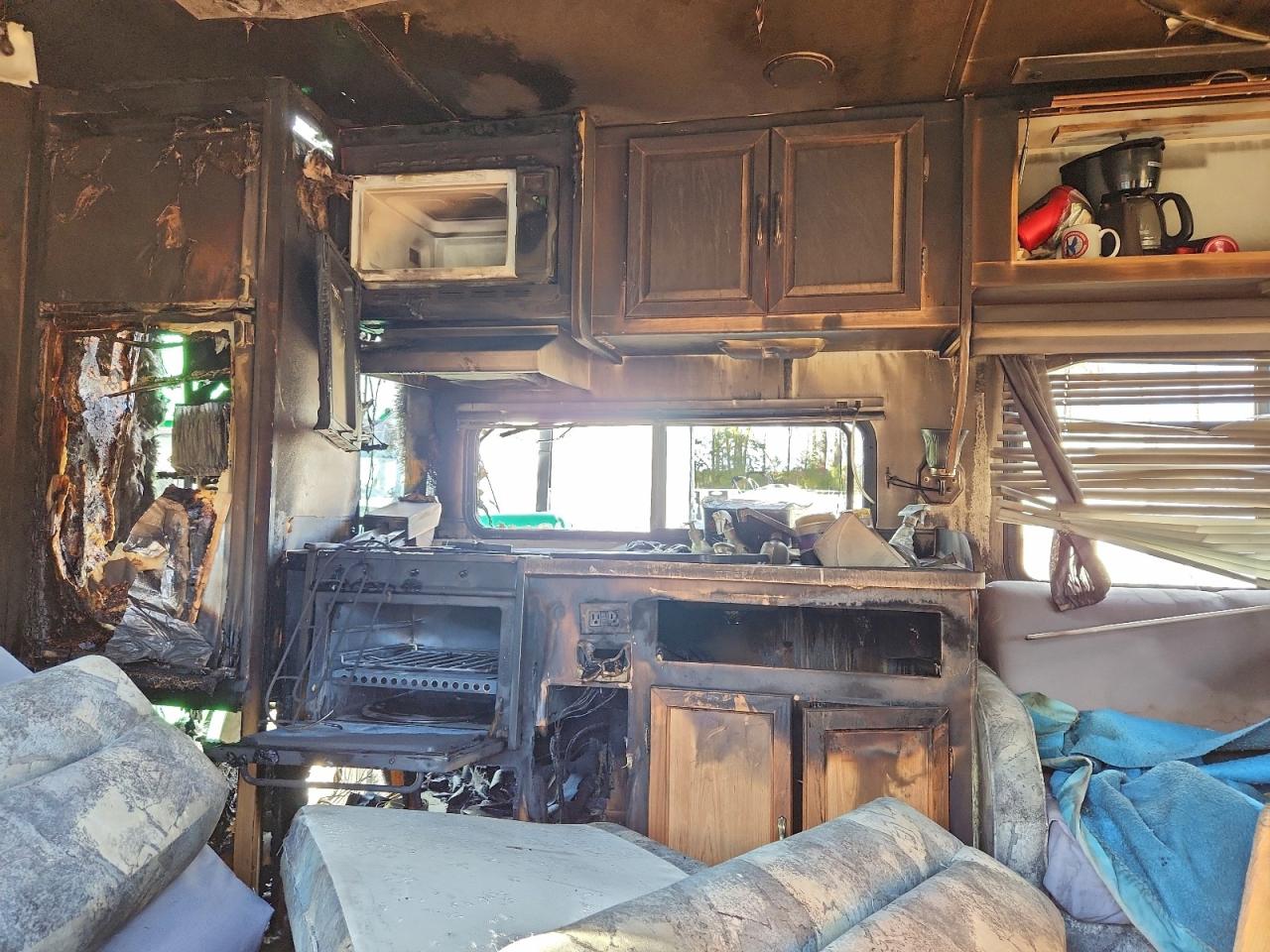 1999 FORD F550 SUPER DUTY STRIPPED CHASSIS photo 10