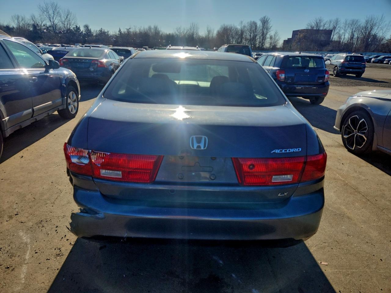 2005 HONDA ACCORD LX photo 11