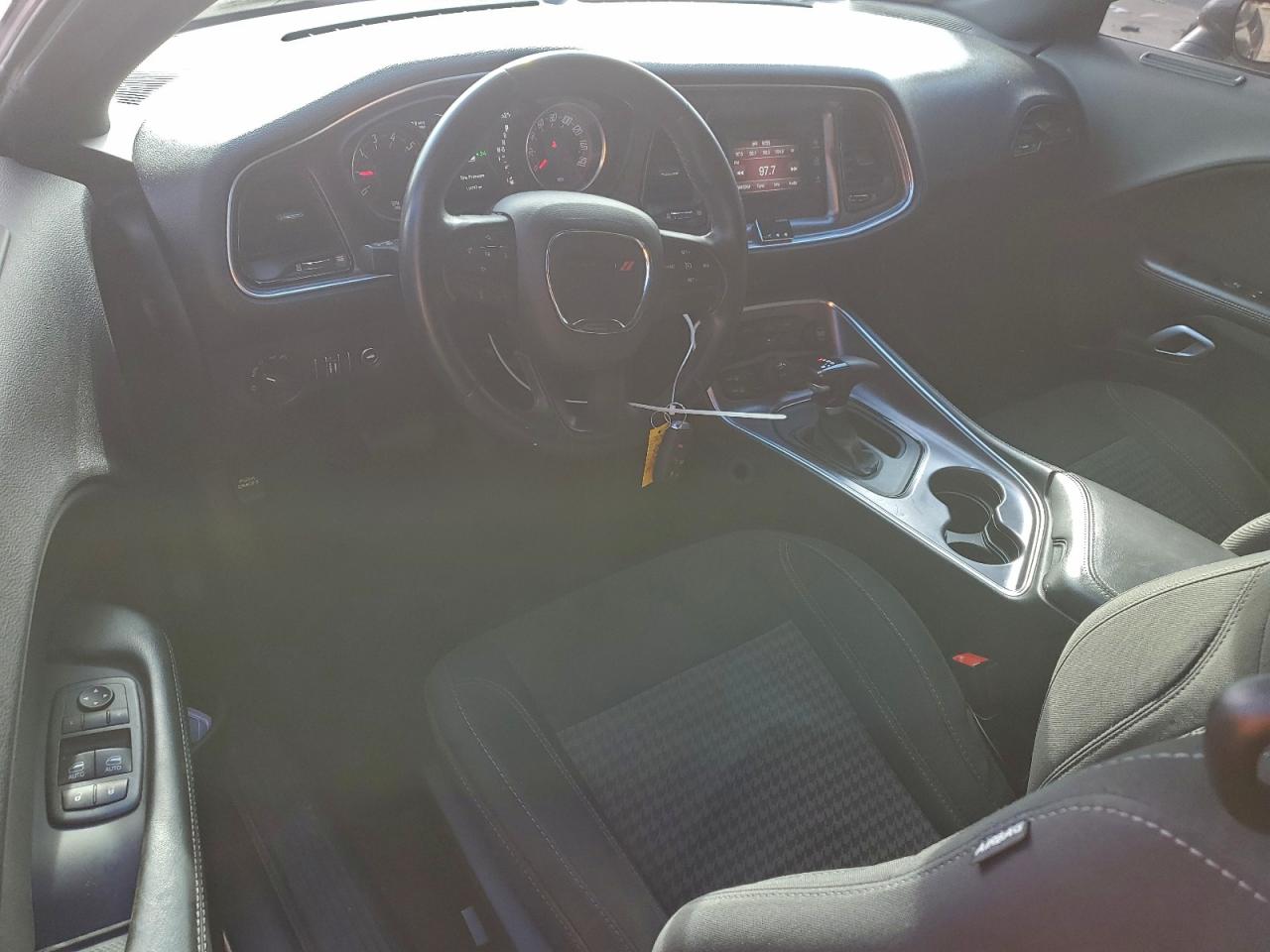 2016 DODGE CHALLENGER SXT photo 8