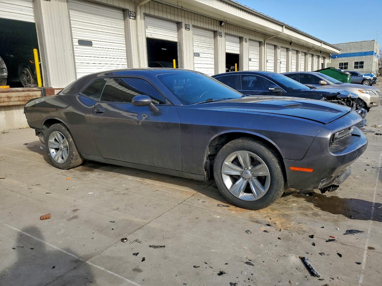 2016 DODGE CHALLENGER SXT photo 4