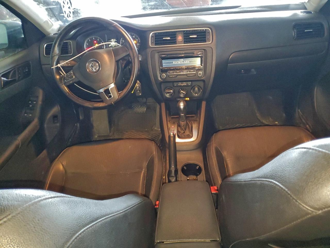 2012 VOLKSWAGEN JETTA SE photo 8