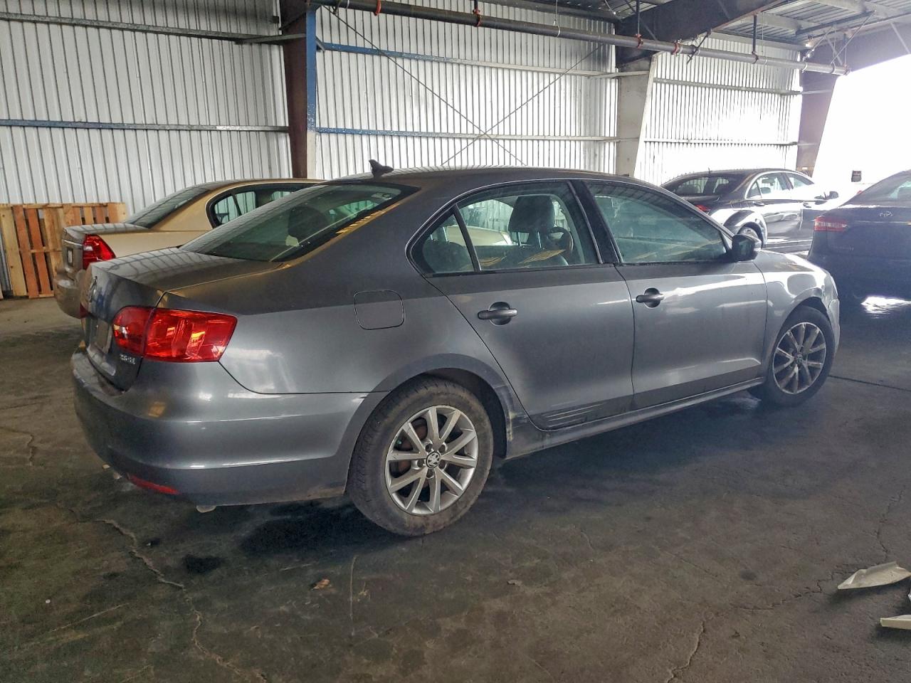 2012 VOLKSWAGEN JETTA SE photo 3