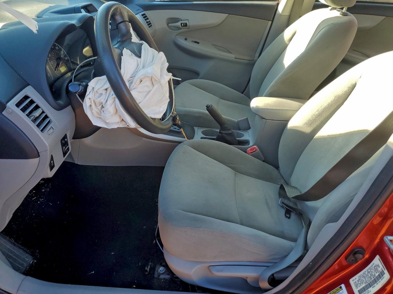 2013 TOYOTA COROLLA BASE photo 7