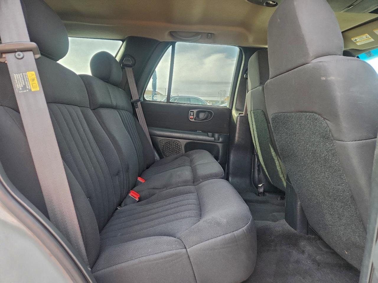 2004 CHEVROLET BLAZER photo 10