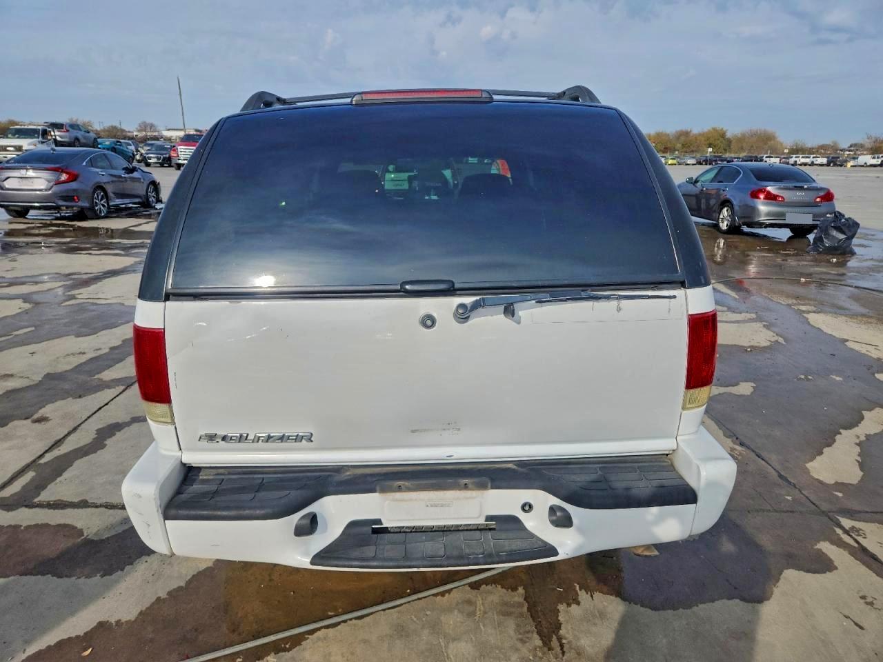 2004 CHEVROLET BLAZER photo 6