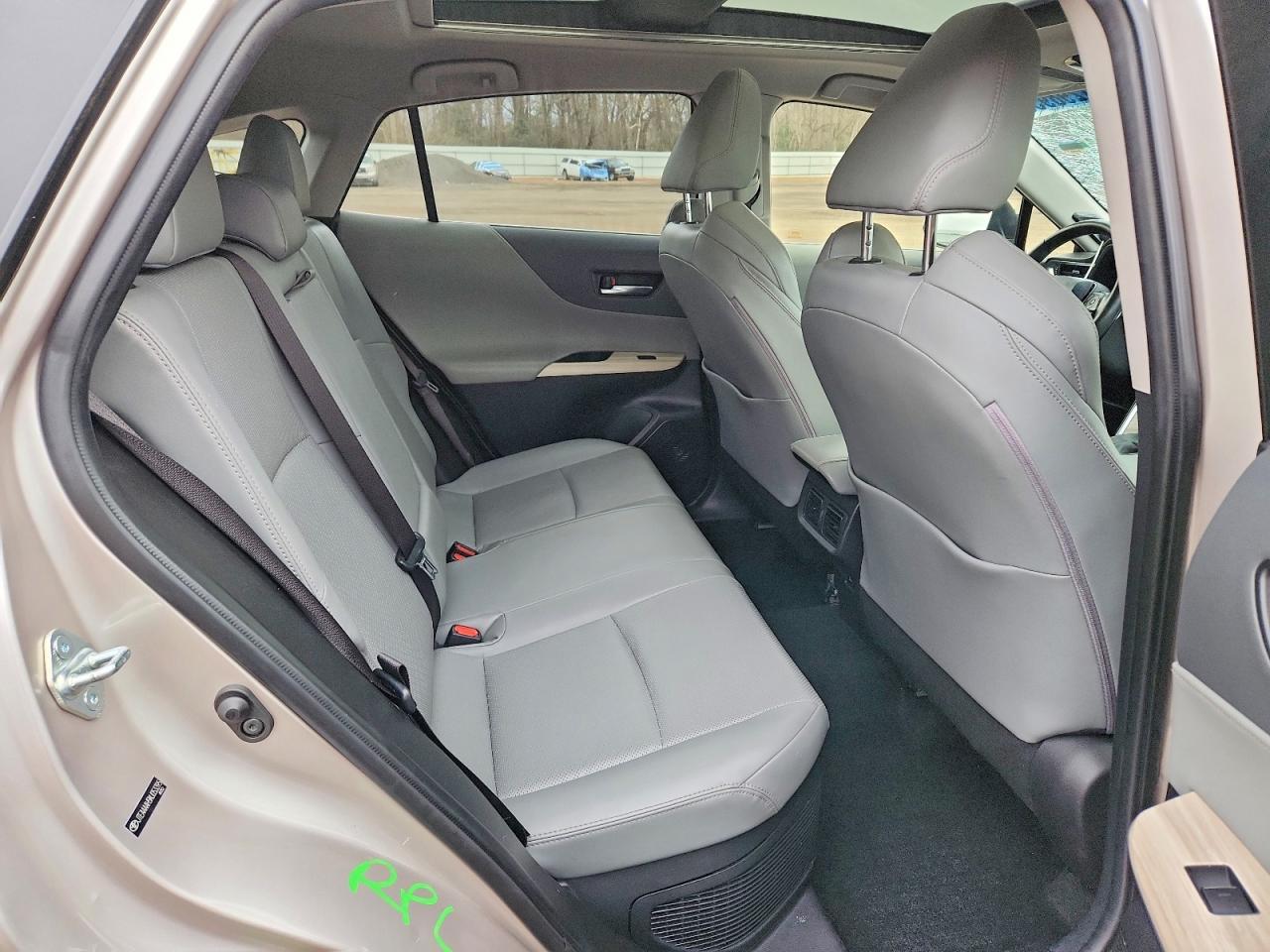 2021 TOYOTA VENZA photo 11