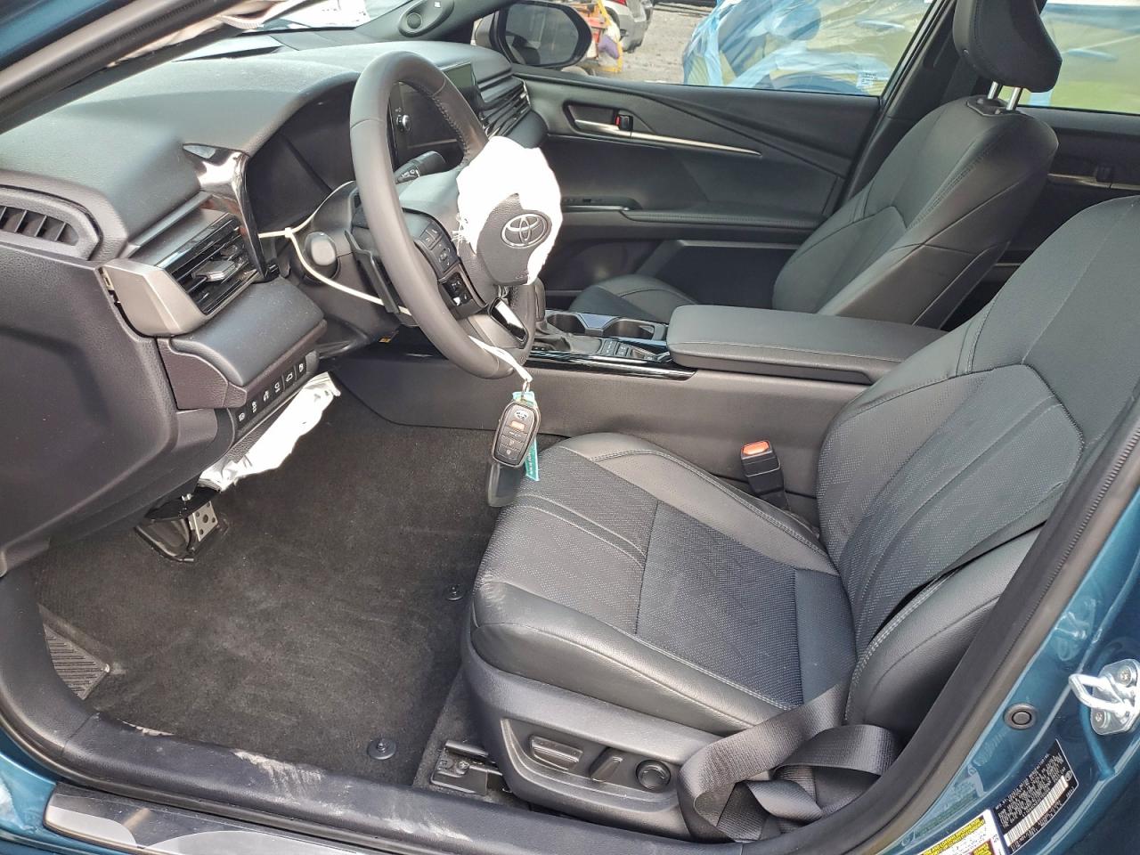 2025 TOYOTA CAMRY XSE photo 13