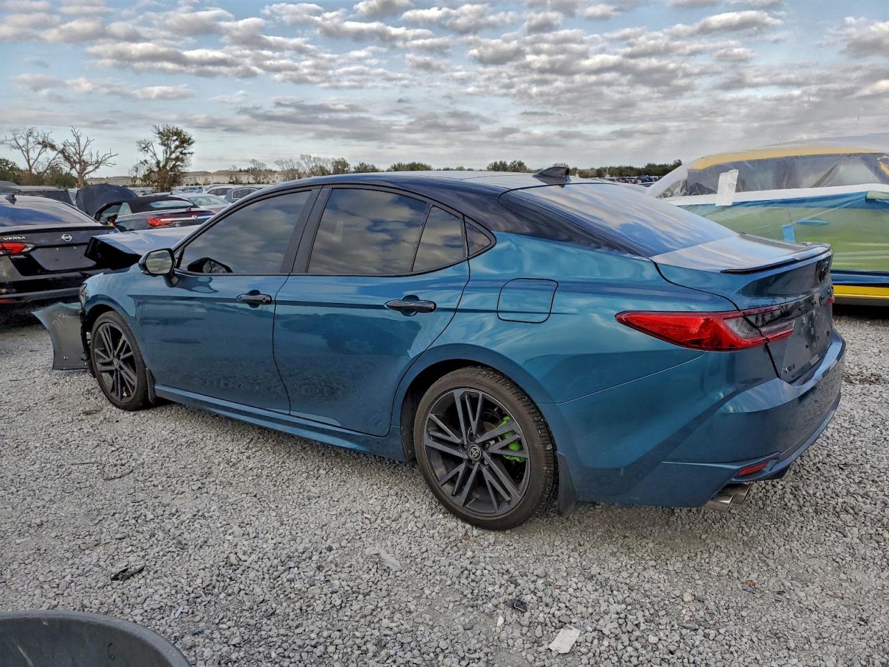 2025 TOYOTA CAMRY XSE photo 3