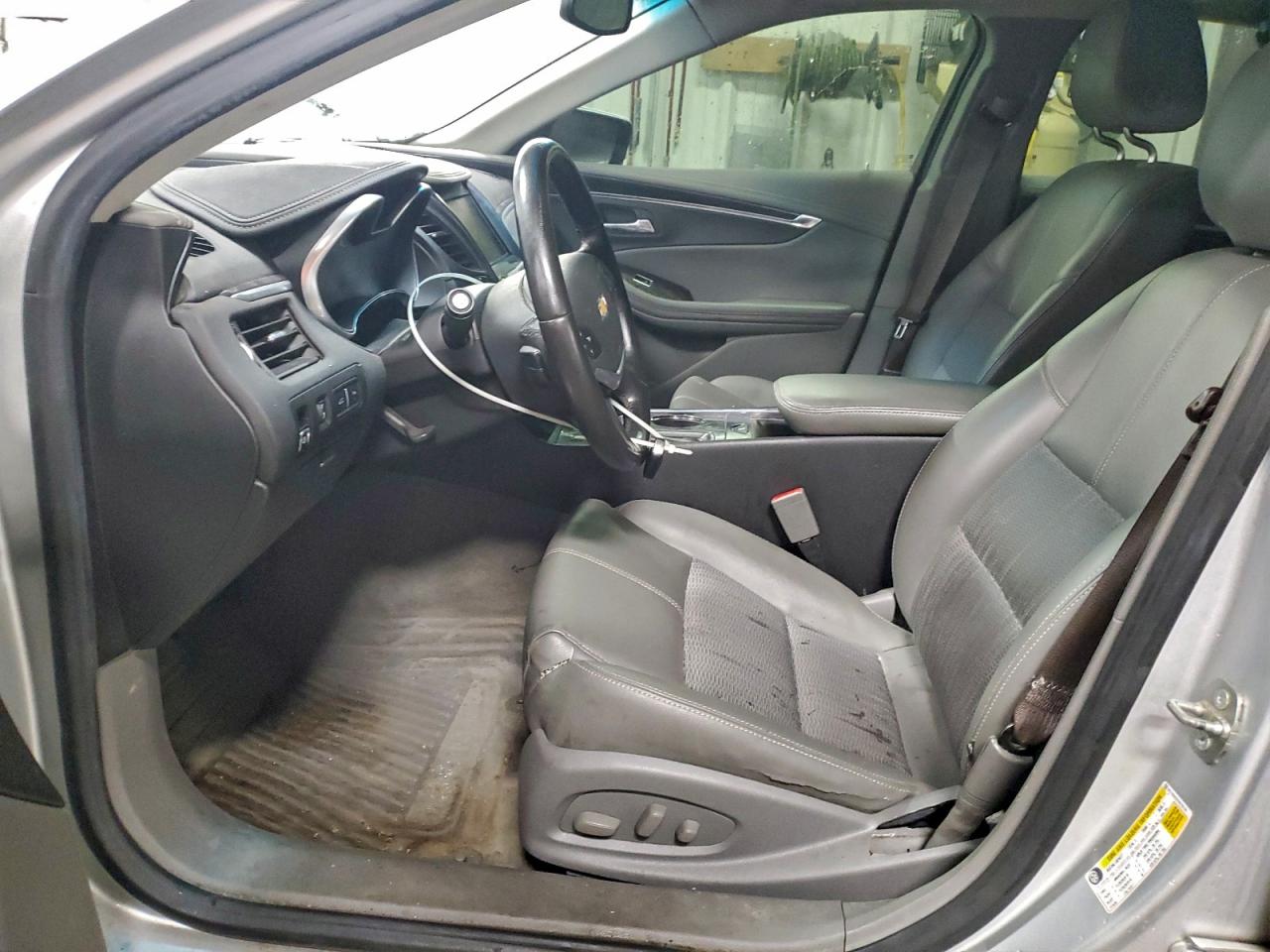2015 CHEVROLET IMPALA LT photo 13