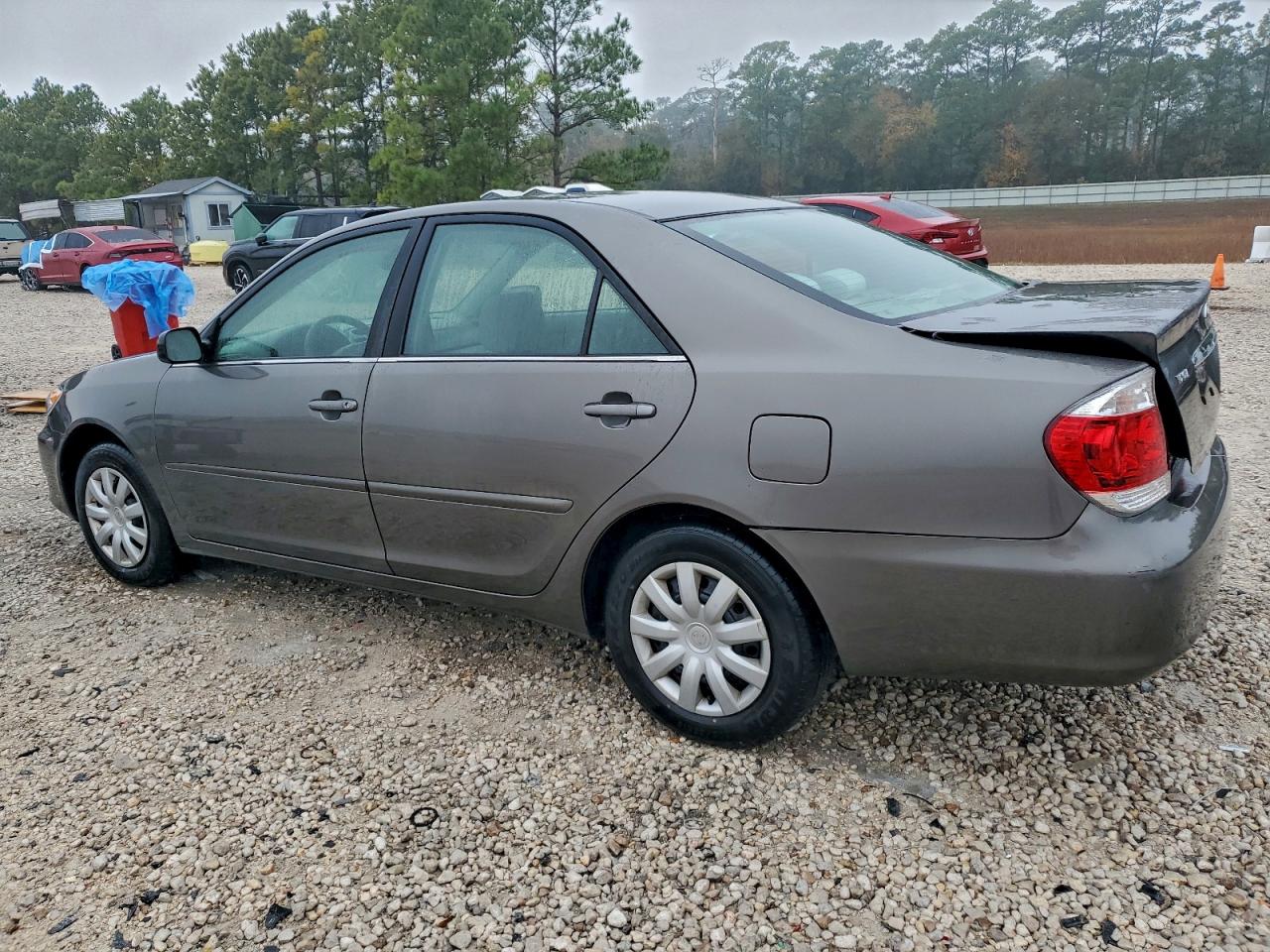 2005 TOYOTA CAMRY LE photo 2