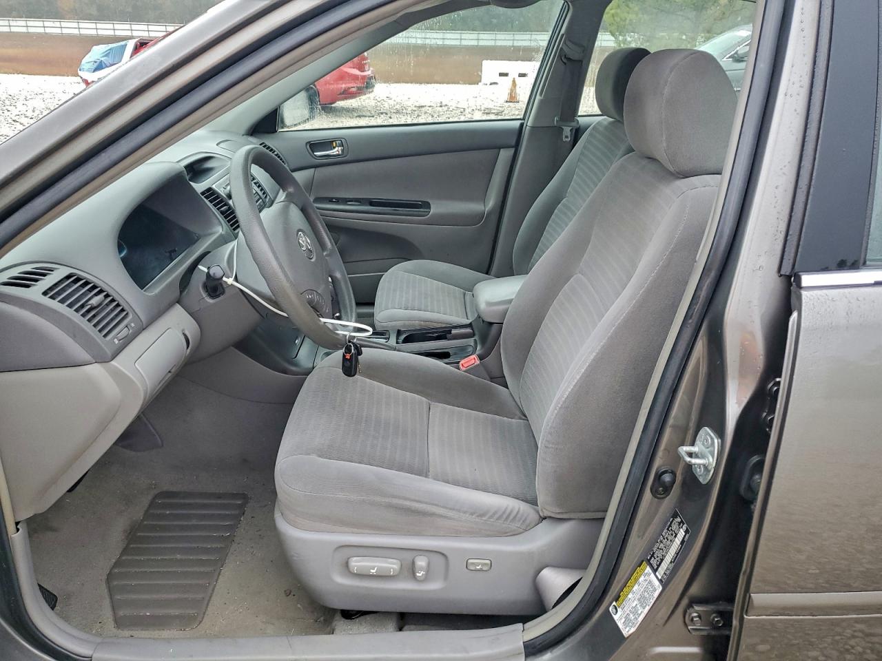 2005 TOYOTA CAMRY LE photo 7
