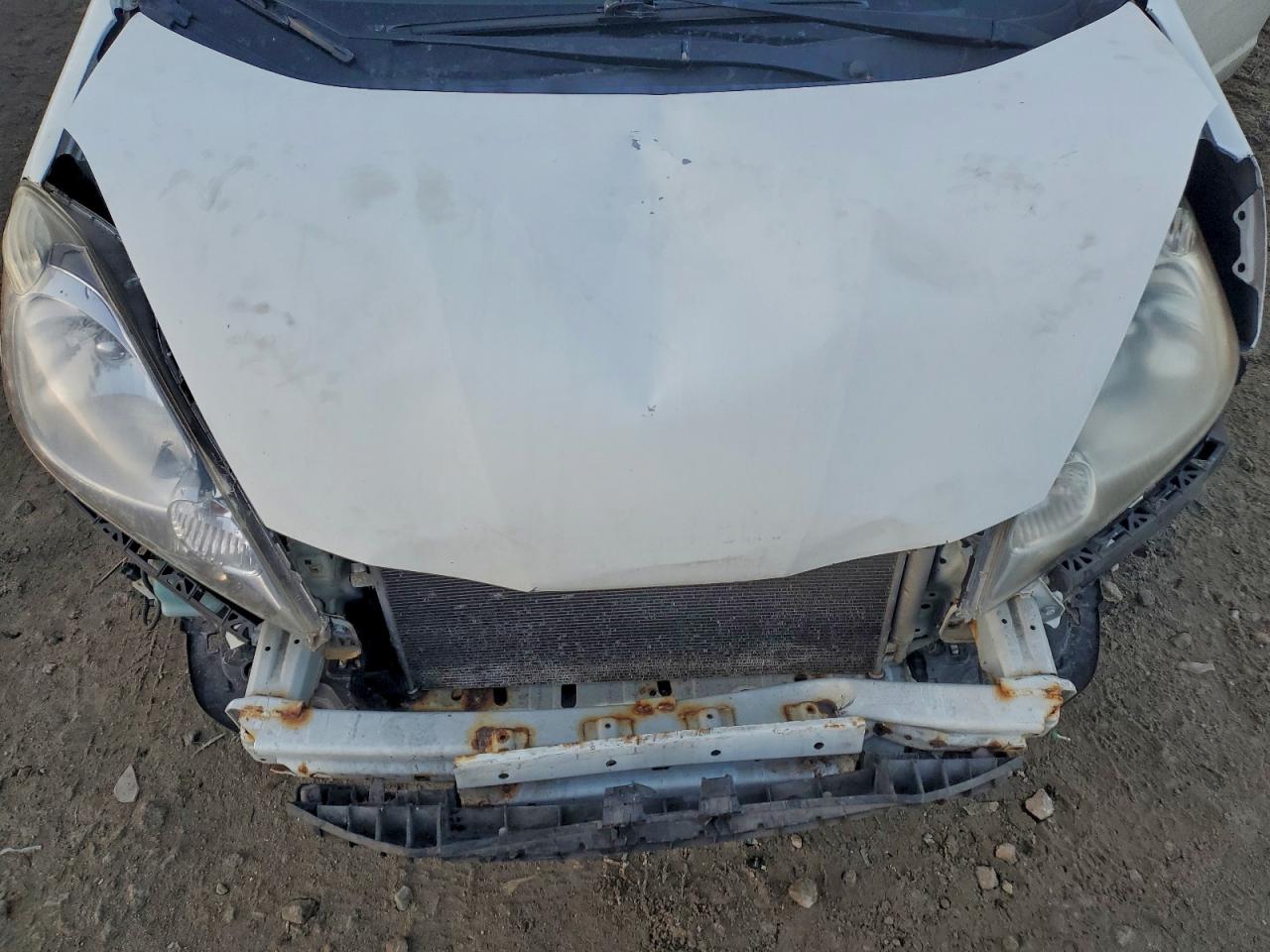 2011 HONDA FIT SPORT photo 12