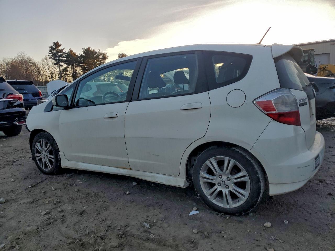 2011 HONDA FIT SPORT photo 2