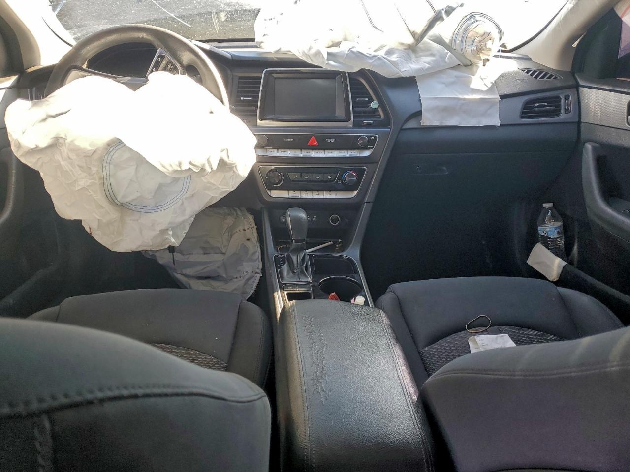 2018 HYUNDAI SONATA SE photo 15