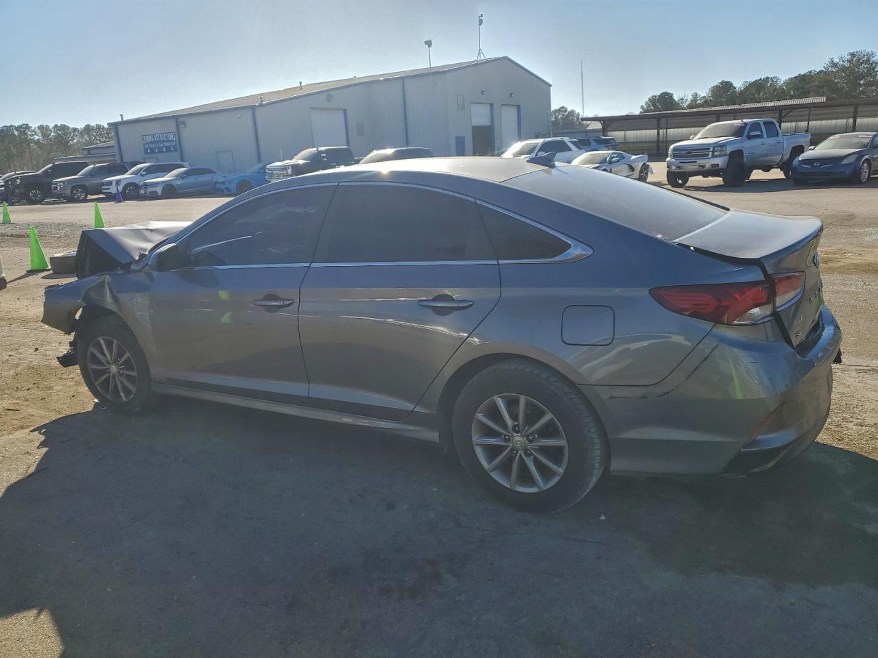 2018 HYUNDAI SONATA SE photo 3