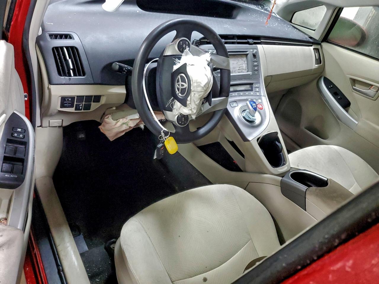 2013 TOYOTA PRIUS photo 8