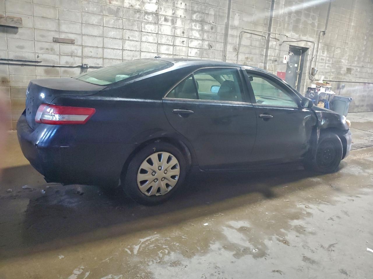 2011 TOYOTA CAMRY BASE photo 5