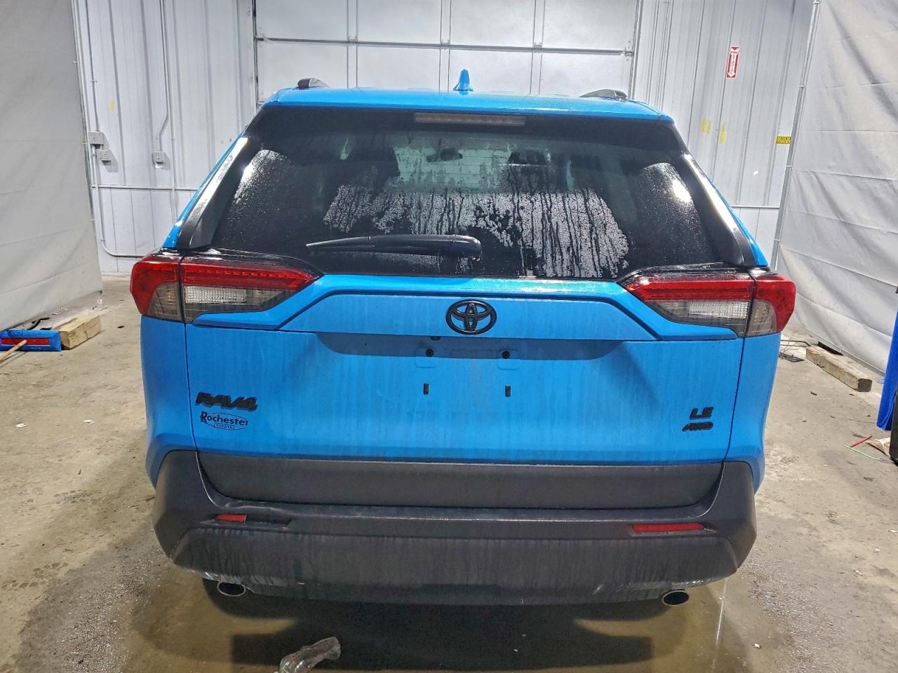 2021 TOYOTA RAV4 LE photo 6