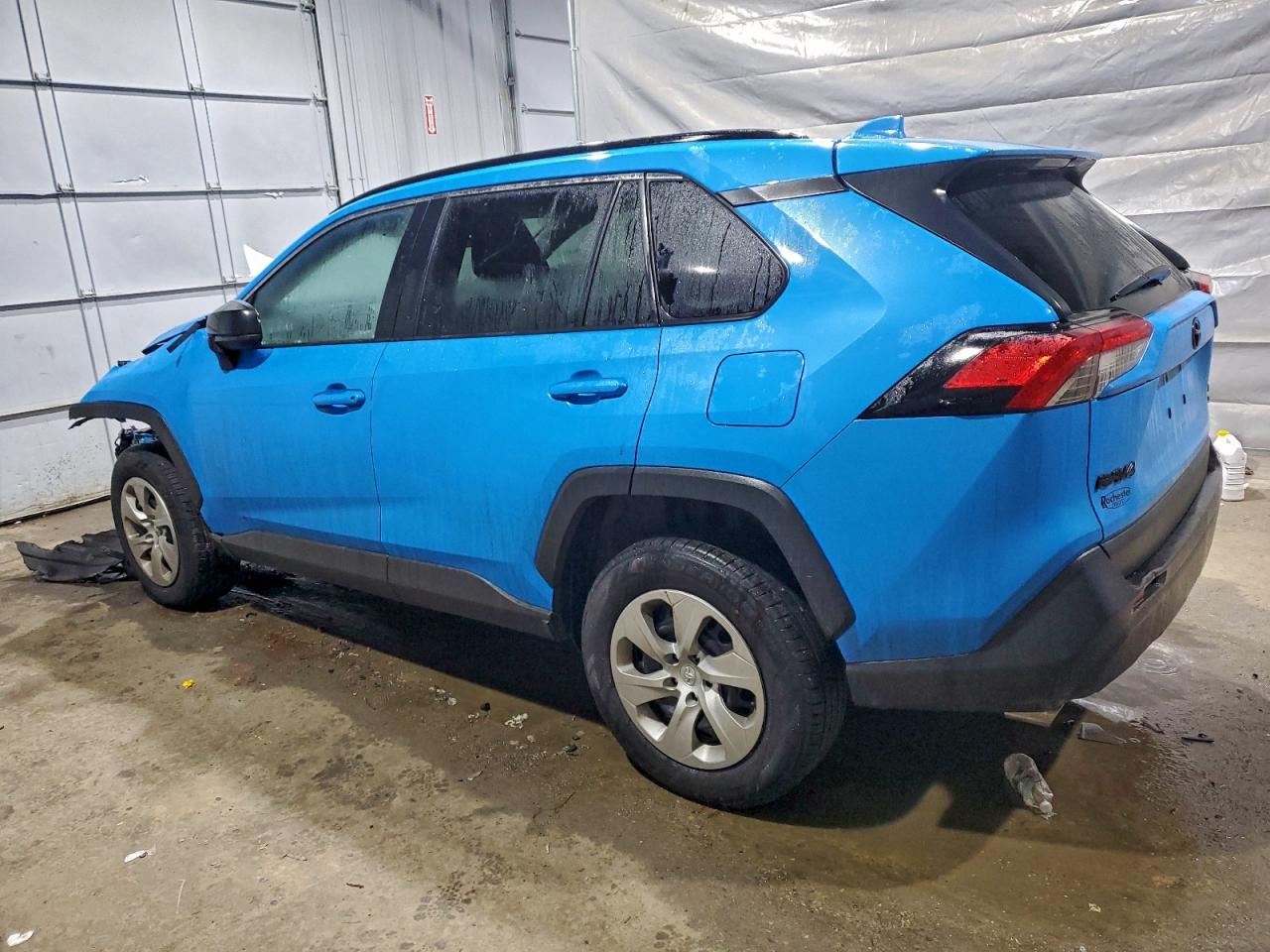 2021 TOYOTA RAV4 LE photo 2