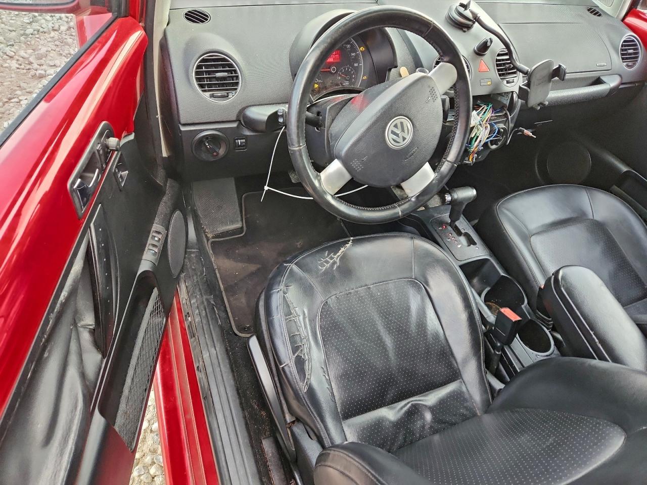 2009 VOLKSWAGEN NEW BEETLE S photo 8
