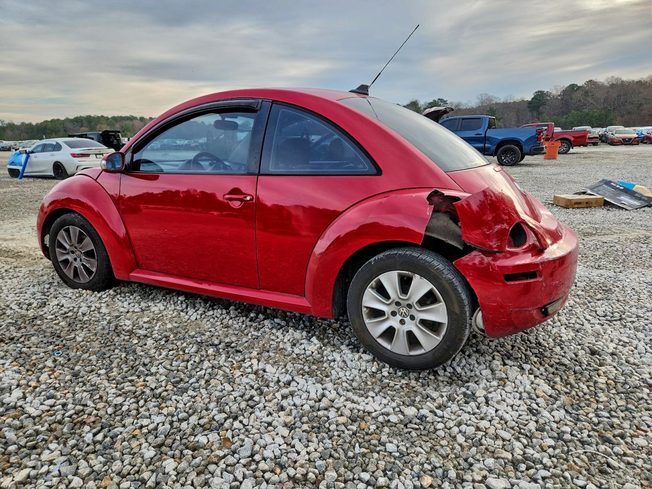 2009 VOLKSWAGEN NEW BEETLE S photo 2