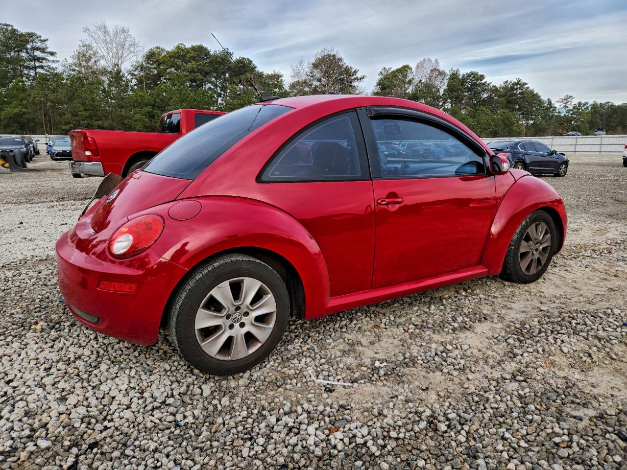 2009 VOLKSWAGEN NEW BEETLE S photo 3