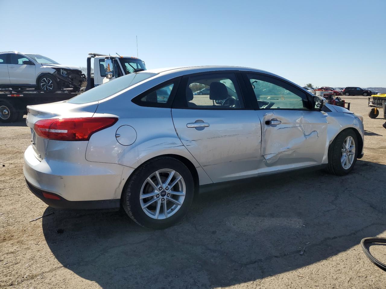 2015 FORD FOCUS SE photo 3