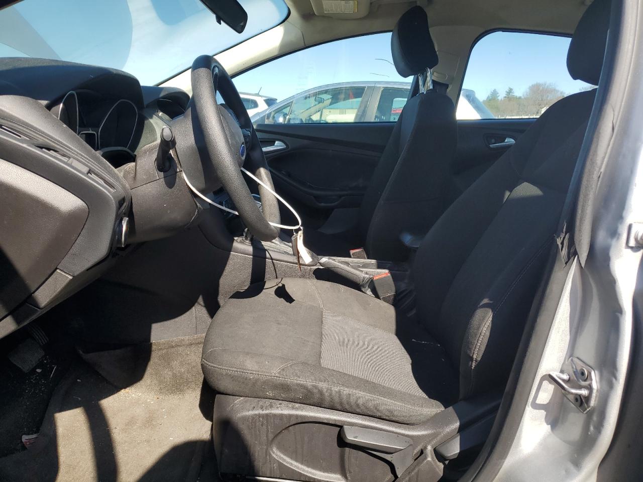 2015 FORD FOCUS SE photo 7