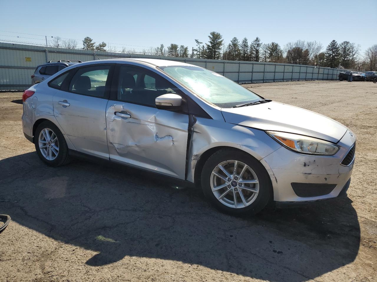 2015 FORD FOCUS SE photo 4