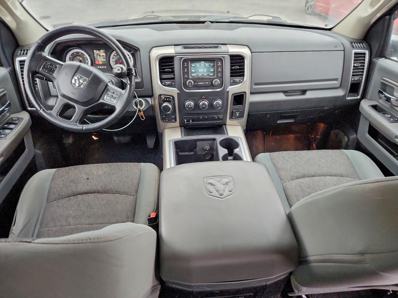 2014 RAM 1500 SLT photo 8