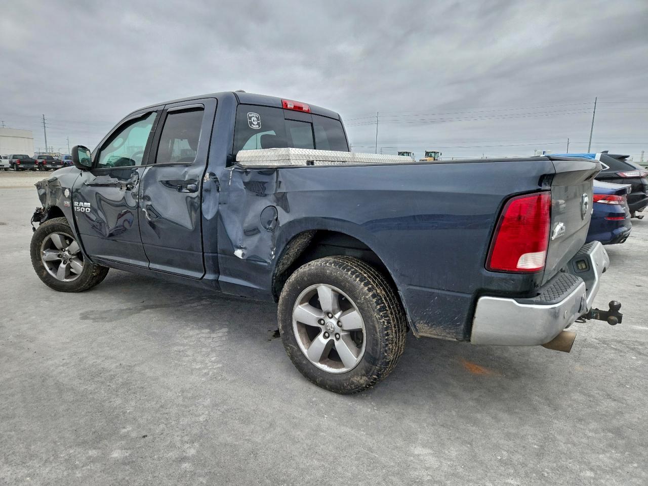 2014 RAM 1500 SLT photo 2