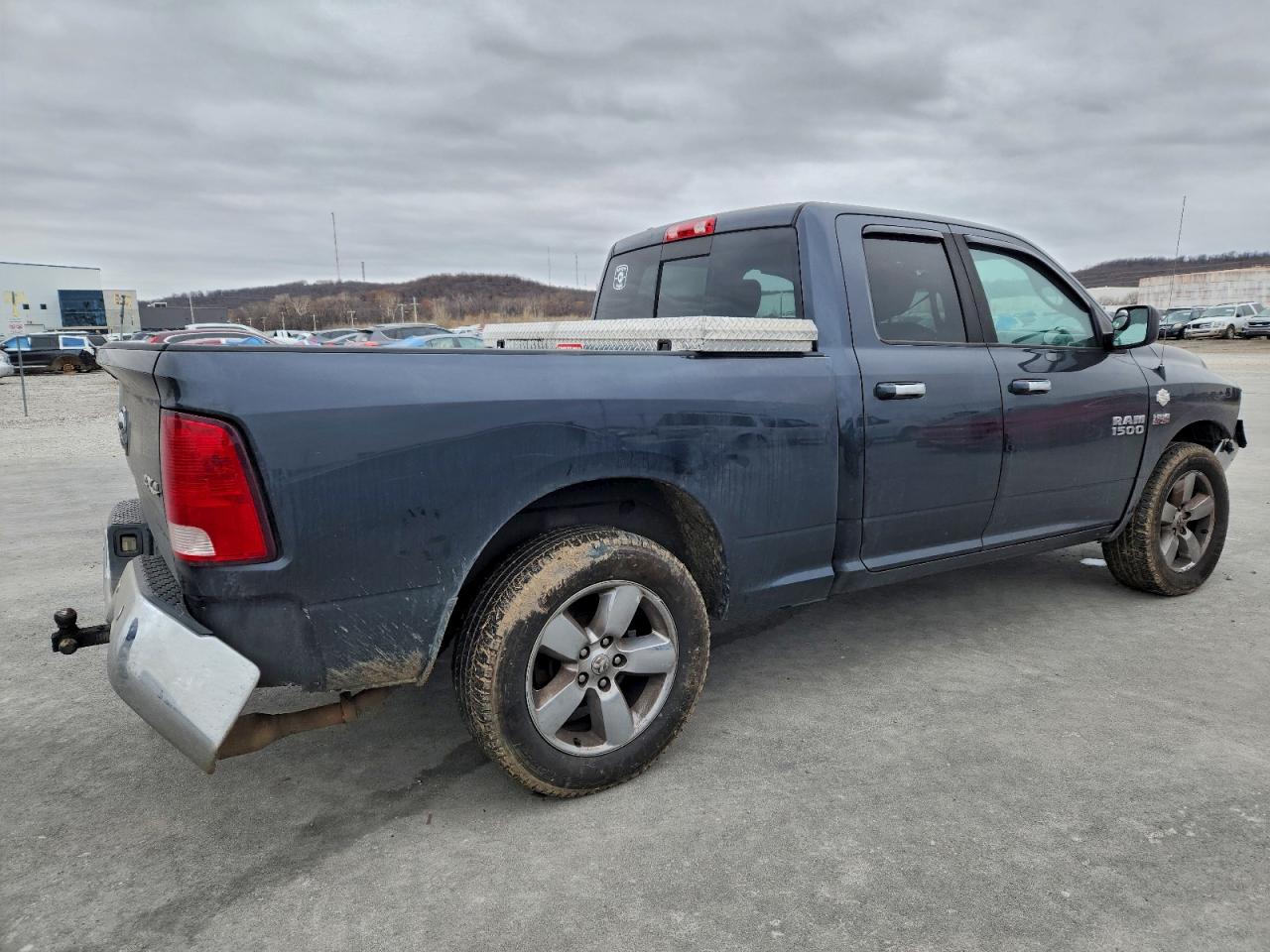2014 RAM 1500 SLT photo 3