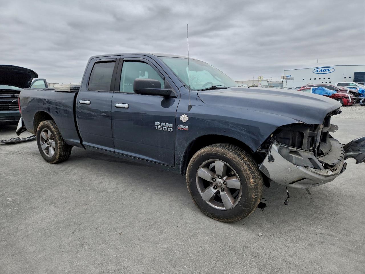 2014 RAM 1500 SLT photo 4
