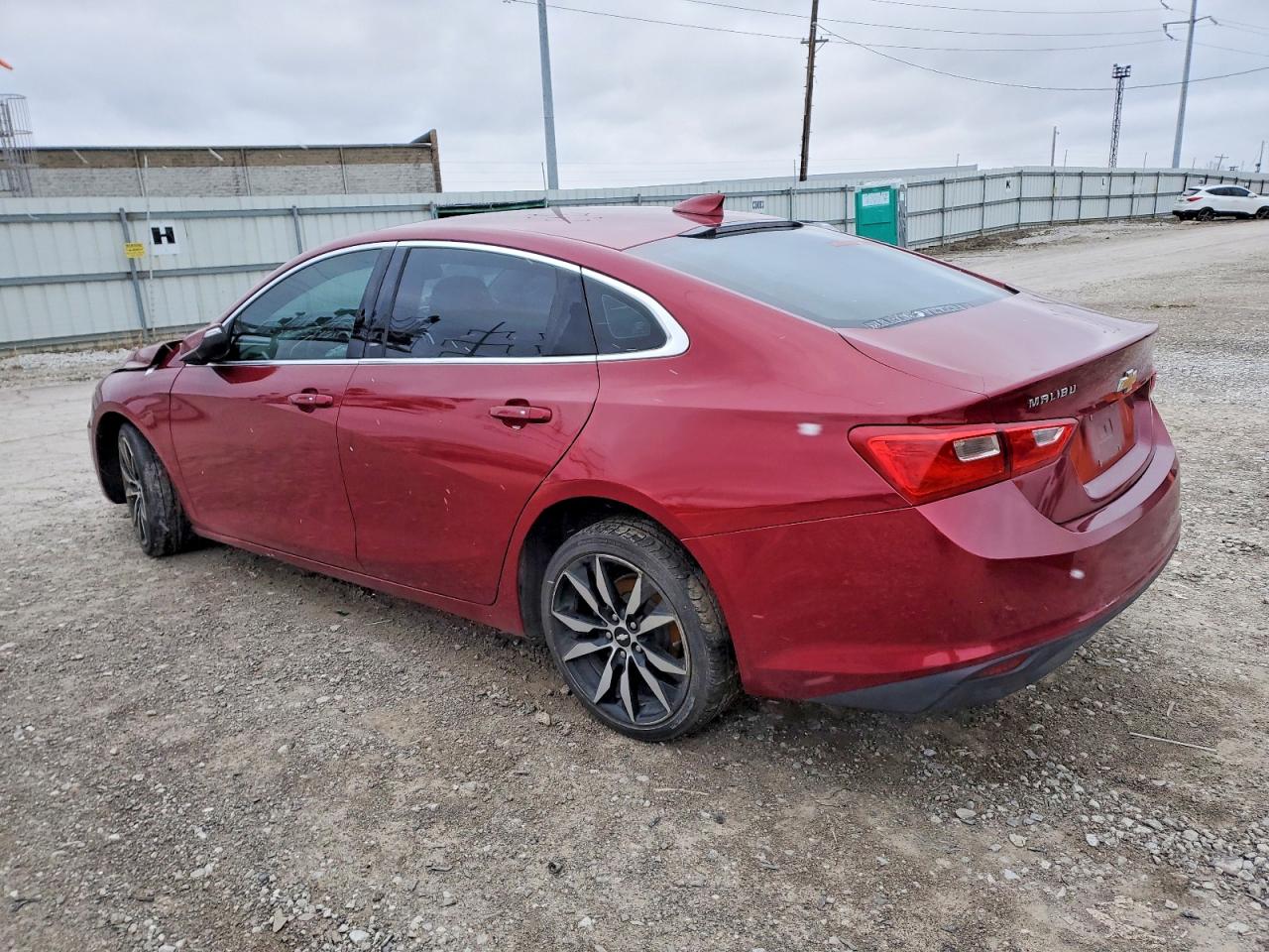2018 CHEVROLET MALIBU LT photo 2