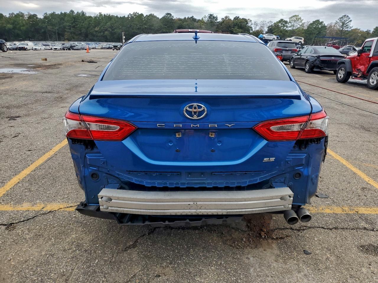 2020 TOYOTA CAMRY SE photo 11