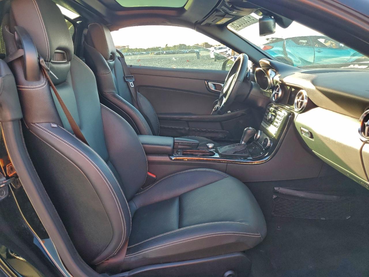 2015 MERCEDES-BENZ SLK 250 photo 19