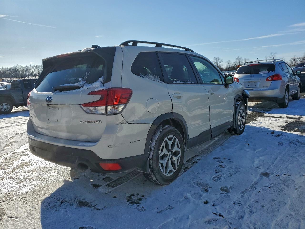 2024 SUBARU FORESTER PREMIUM photo 3