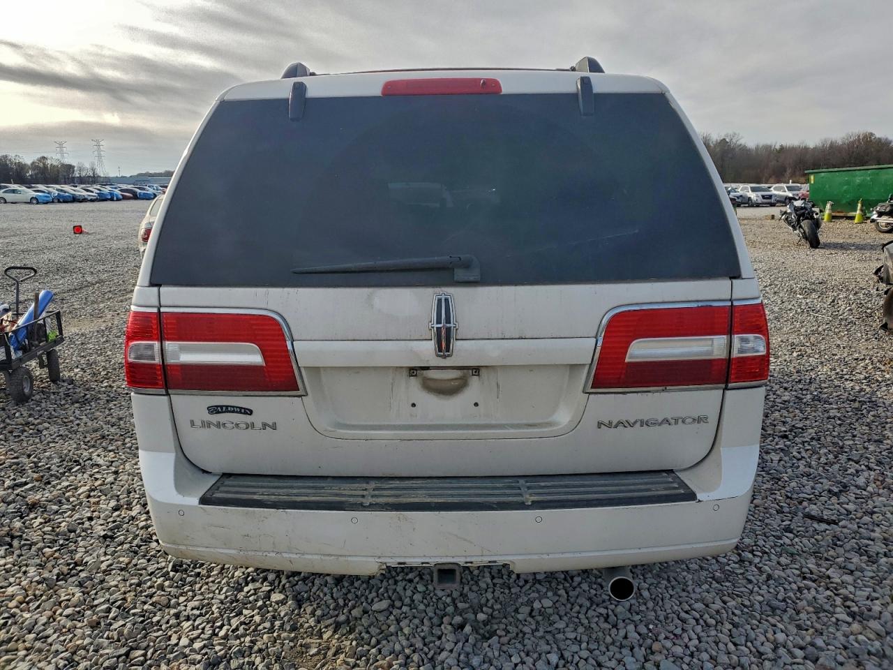 2012 LINCOLN NAVIGATOR photo 6