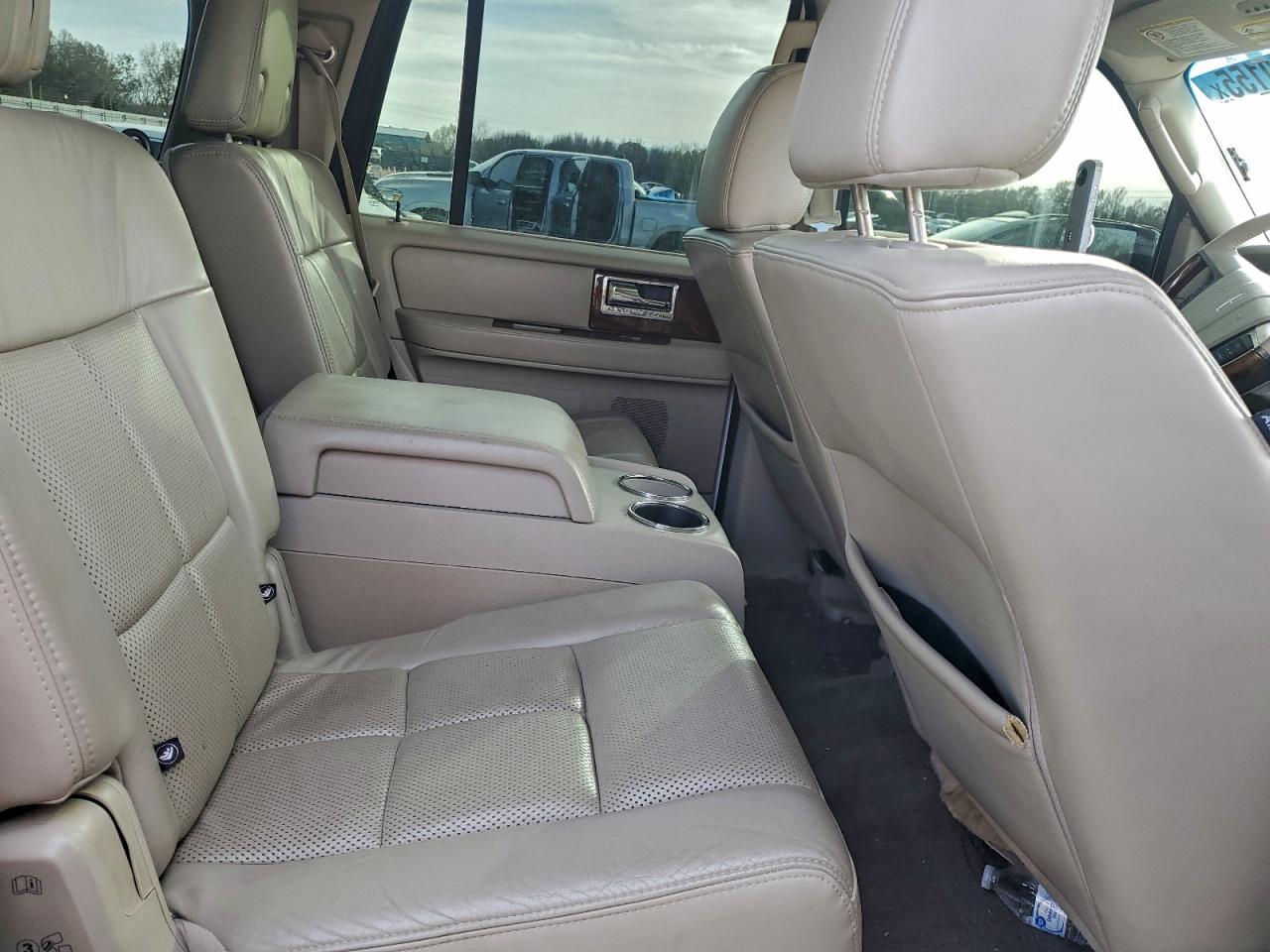 2012 LINCOLN NAVIGATOR photo 11