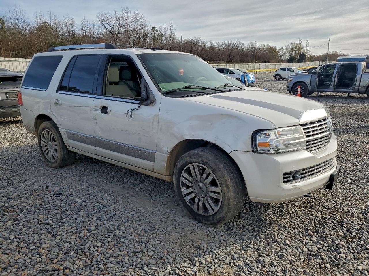 2012 LINCOLN NAVIGATOR photo 4