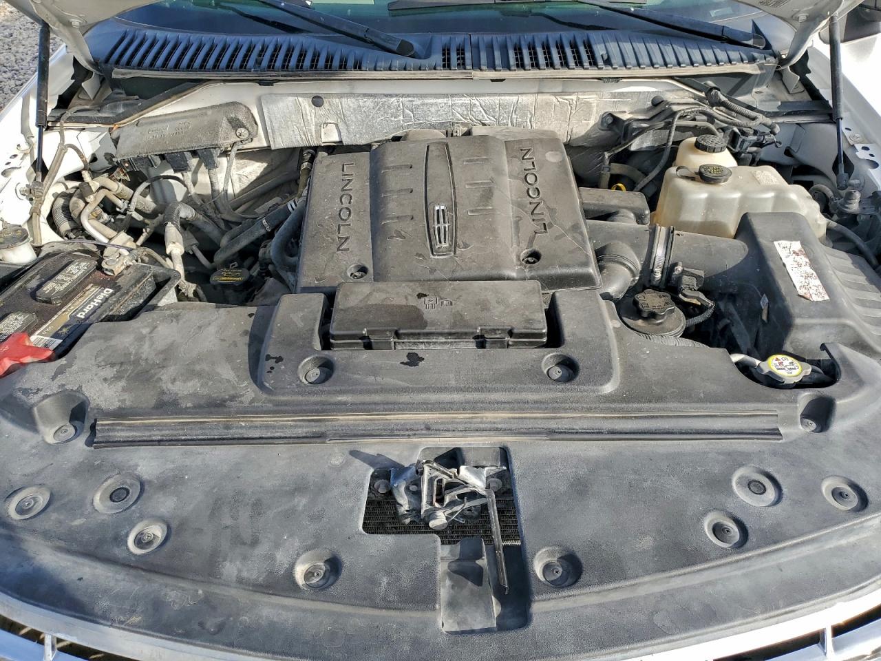 2012 LINCOLN NAVIGATOR photo 12